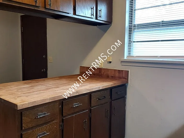 1213 Yuma St — Photo 12
