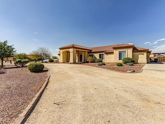 3rd image of 16232 W Saguaro View Dr