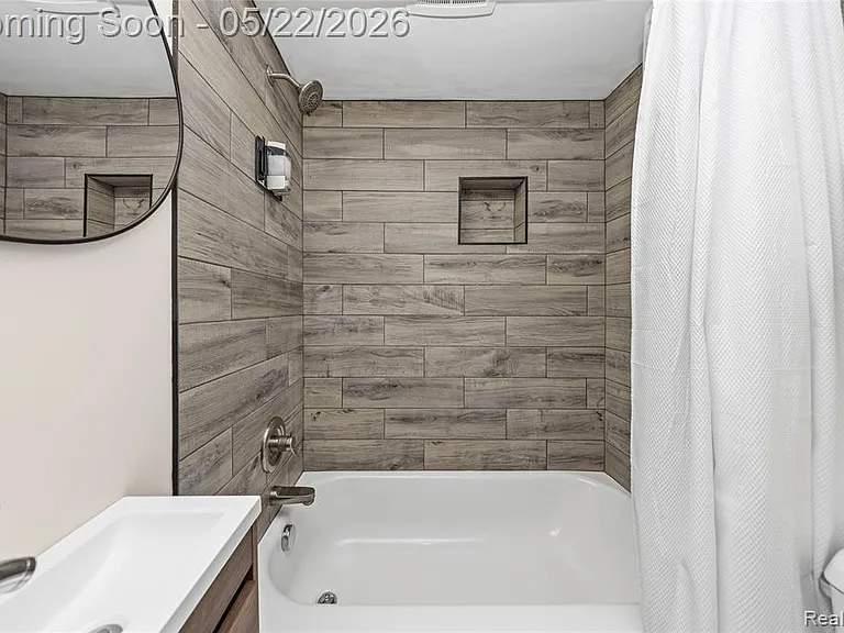 213 1/2 N Main St #ANN — Photo 9