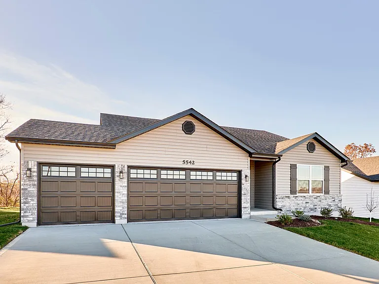 5542 Autumn Trace Pkwy — Photo 1