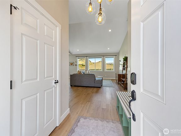 3rd image of 452 Spring View Place