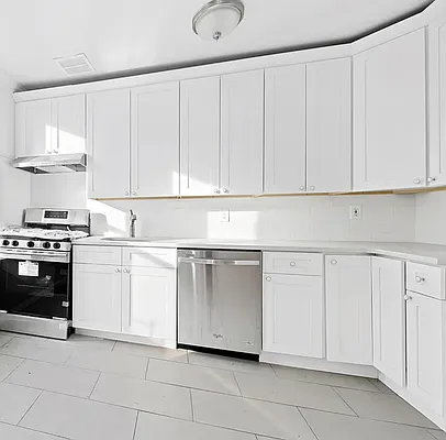 Rented by FIRST CENTURY REAL ESTATE GROUP CORP | media 6