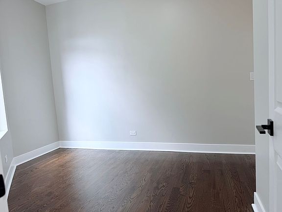 4th image of 2249 W Cermak Rd #1F