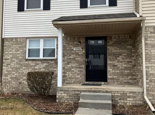 37062 Brynford Dr, Clinton Township, MI 48036