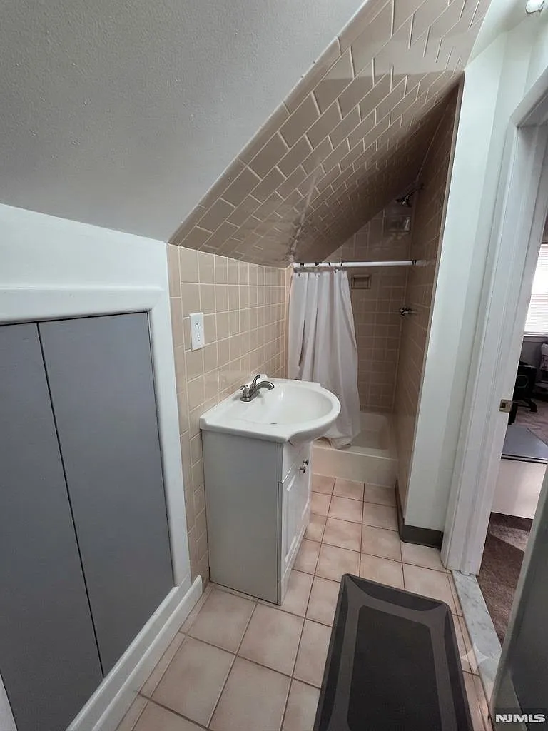 2 bed, 2.0 bath, $2,500 — Photo 1