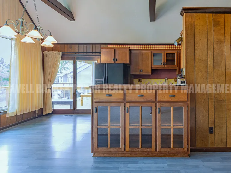 165 Lakeshore Ct — Photo 19