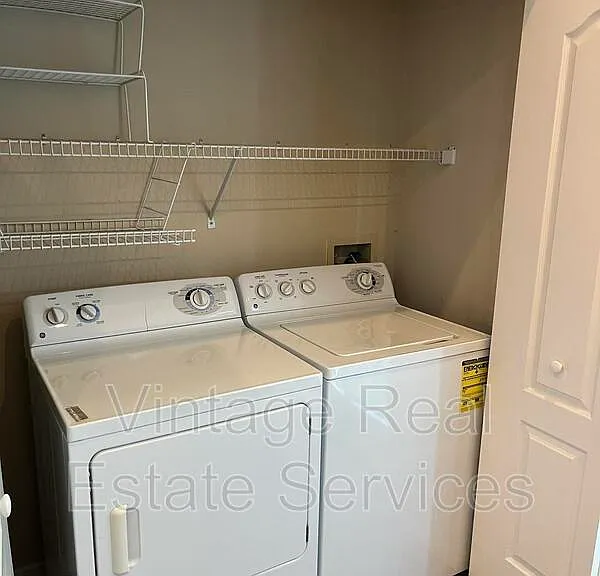 9411 Willow Cove Ct — Photo 14