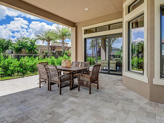 Covered lanai for outdoor parties