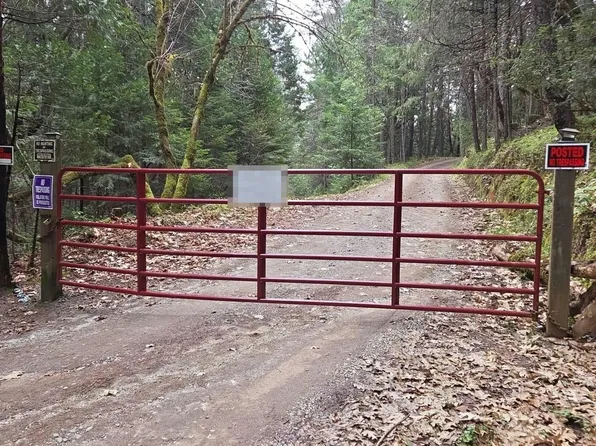 1500 Bridge Ln, Wolf Creek, OR 97497