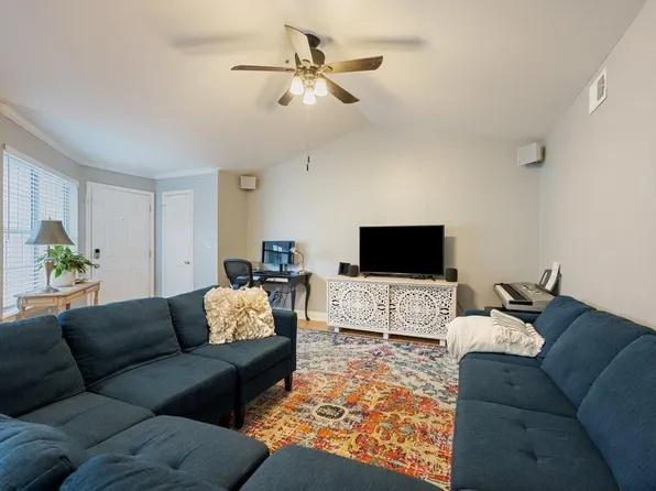 501 W 26th St APT 119, Austin, TX 78705