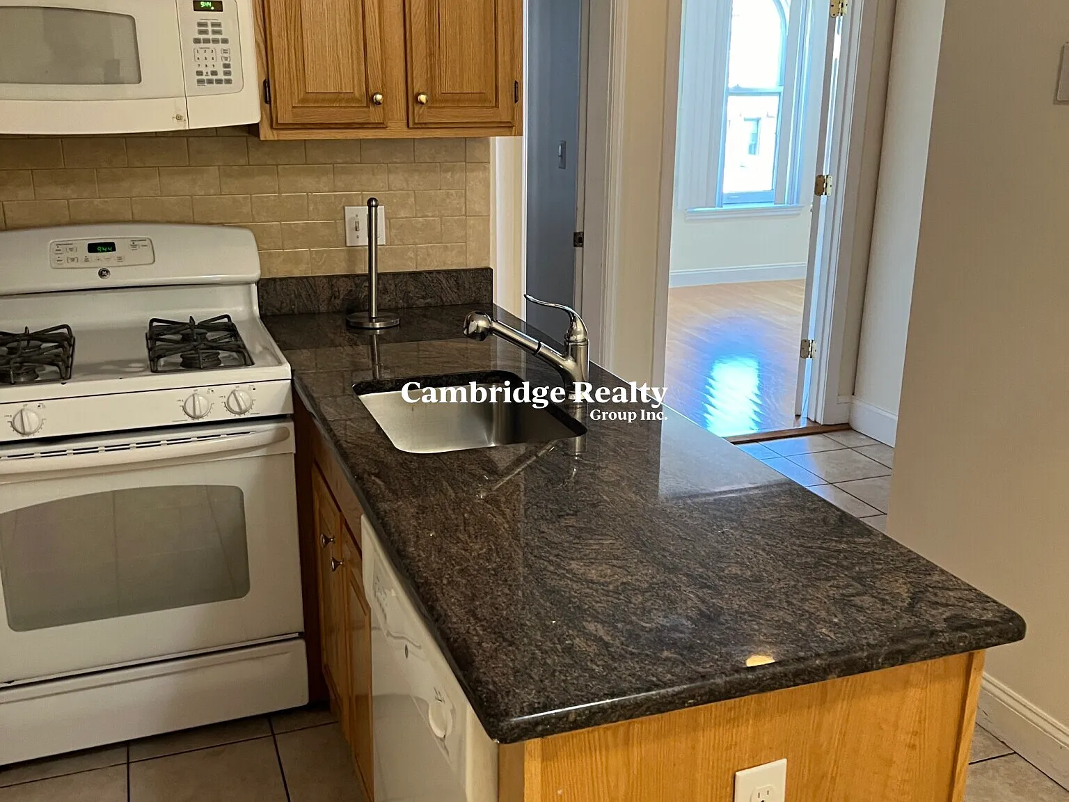 3 bed, 1.0 bath, 700 sqft, $4,700 — Photo 1