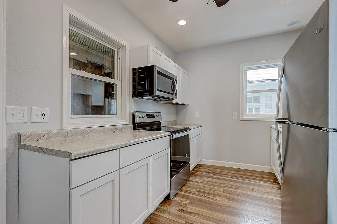 2 bed, 1.0 bath, 950 sqft, $1,370 — Photo 4