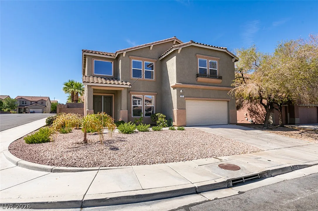 5 bed, 3.0 bath, 2996 sqft, $2,800 — Photo 2