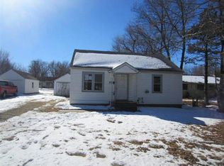 145 E Kelly Ave, Augusta, KS 67010