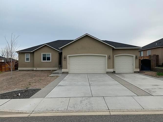 604 Hilltop View St West Richland WA