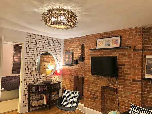 Sold by R New York | media 3