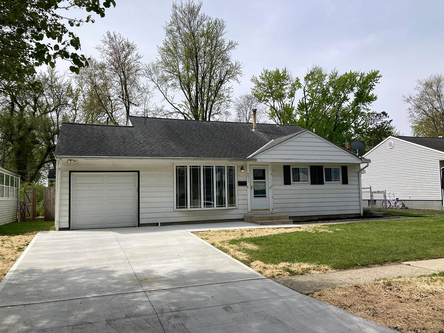 4977 McAllister Ave photo 1