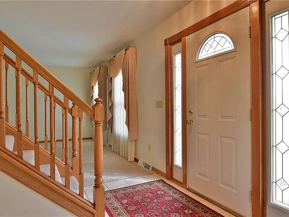4th image of 1220 Mary Dr