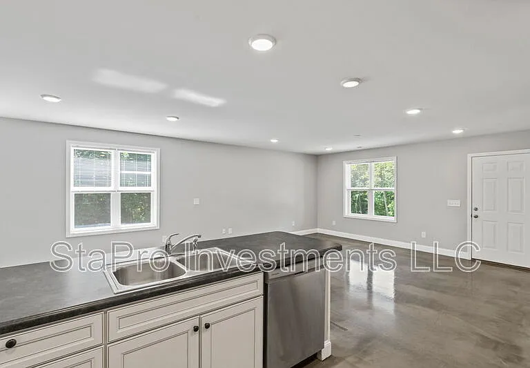 73 McMurtry Rd — Photo 10