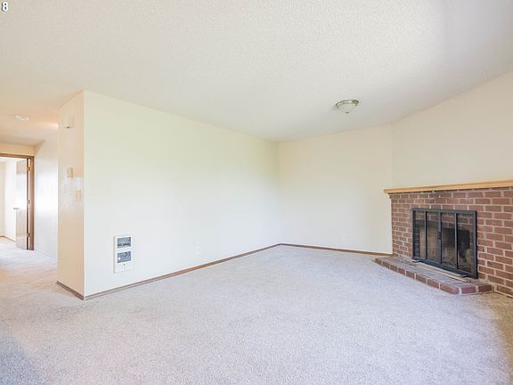 3rd image of 607 SE 121st Ave APT 36
