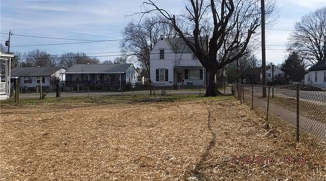 1st image of 2319 Wright Ave