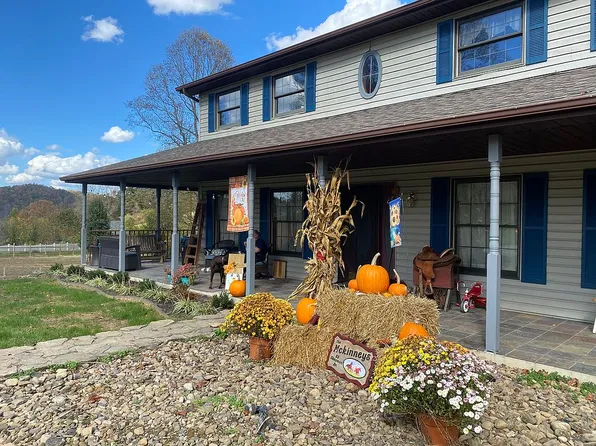 20 Chapman Dr, Milton, WV 25541