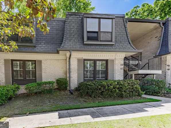 137 Woodmere Sq NW, Atlanta, GA 30327
