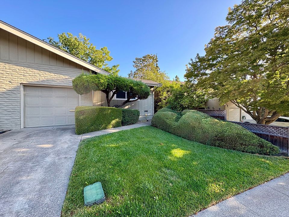 1st image of 32 Griggs Ln