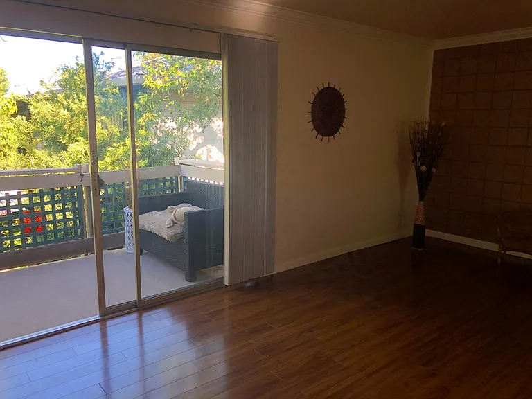 105 Oak Rim Ct #18 — Photo 2