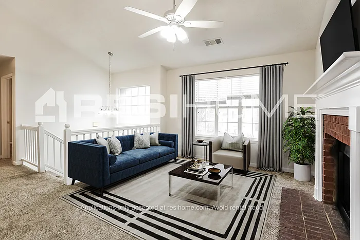 125 W Village Ct — Photo 2