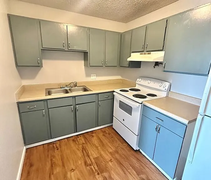 312 W Alabama Ave — Photo 11