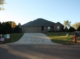 932 Lost Oak Dr, Guthrie, OK 73044