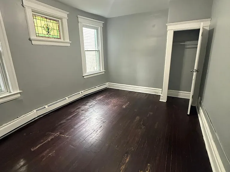 35 Schuyler Ave #1 — Photo 2
