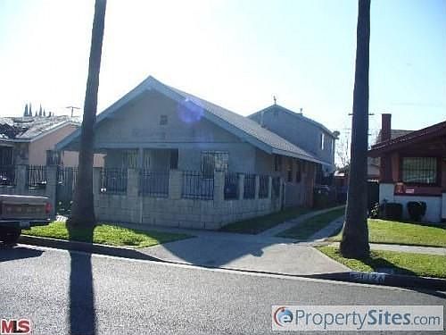 2nd image of 1122 W 56th St