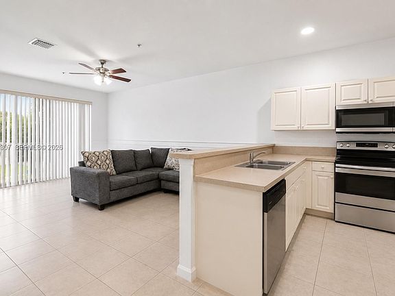 3rd image of 1925 Marsh Harbor Dr #204
