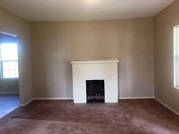 4th image of 203 S Ocheese Ave
