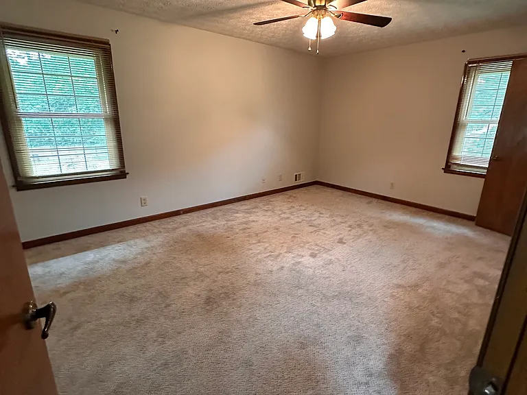 145 Redwood Cir — Photo 21