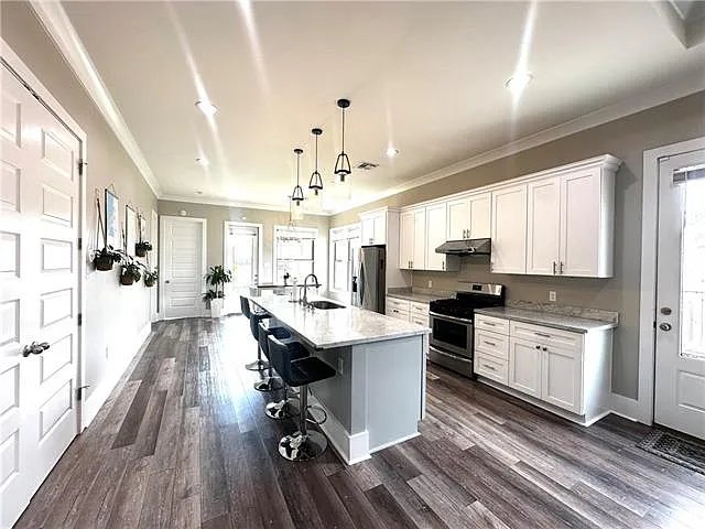 1420 Carnation Ave — Photo 5