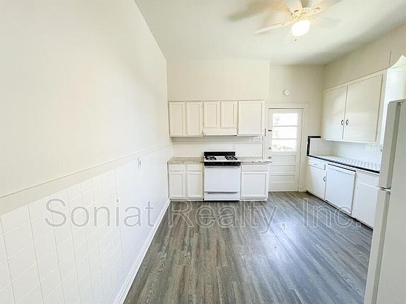 3rd image of 3931 Prytania St #3931