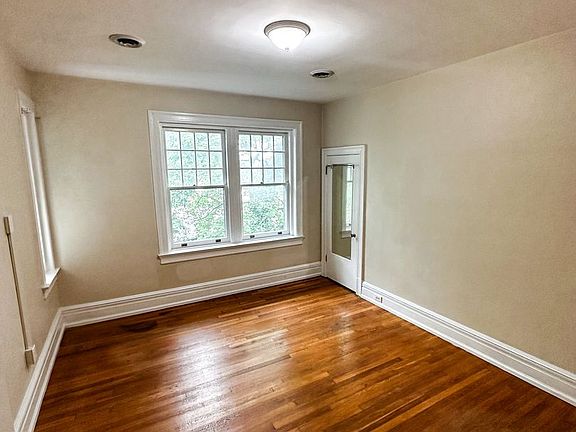 4th image of 629 Oak Hill Ave APT 5