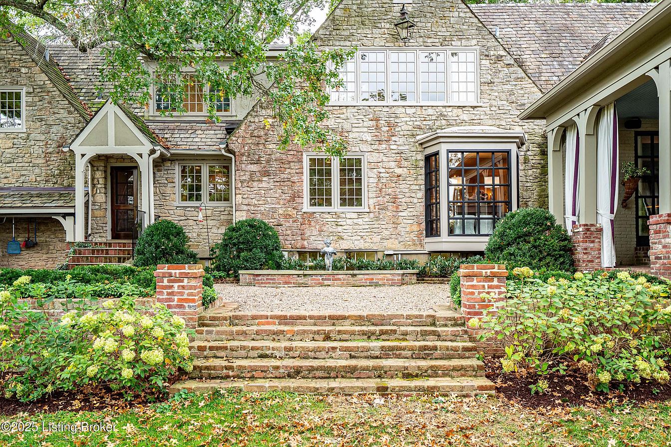 carousel photo #8 (MLS)