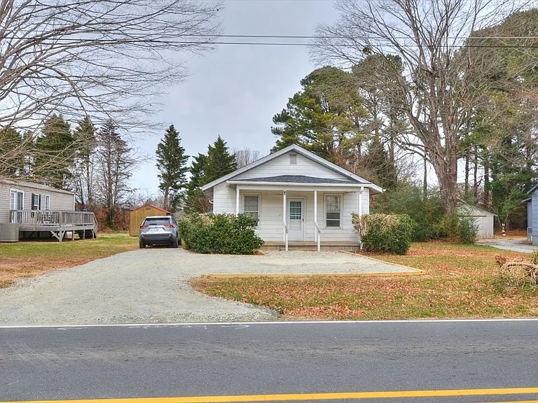 3511 Forrest Ave — Photo 2