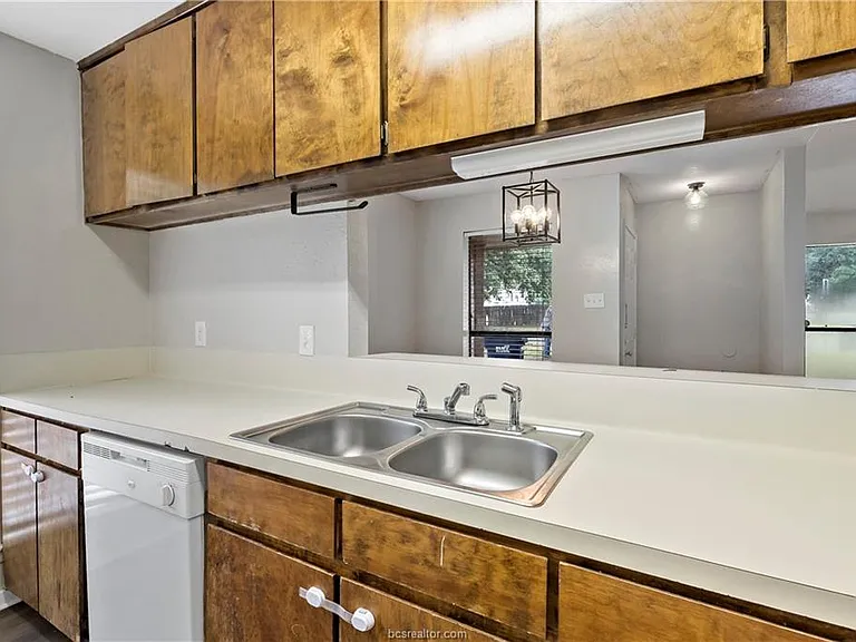 616 Cross Timbers Dr — Photo 13