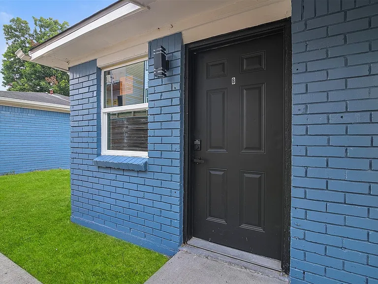 4755 Wilmington St #6 — Photo 23