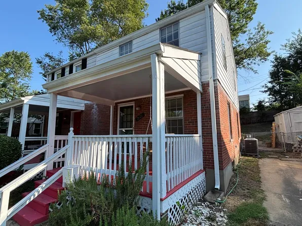 2626 Farmington Dr, Alexandria, VA 22303