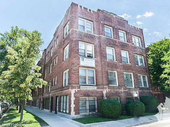 5th image of 3263 W Wrightwood Ave #1722