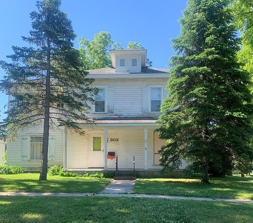 2nd image of 302 E Lucas St
