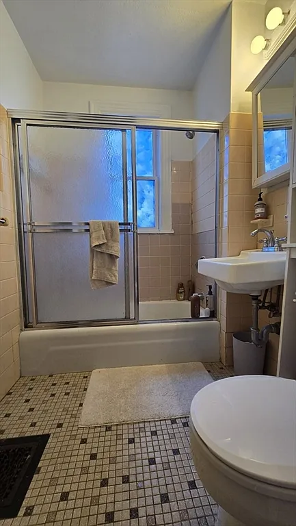 4 bed, 2.0 bath, 1400 sqft, $3,000 — Photo 4