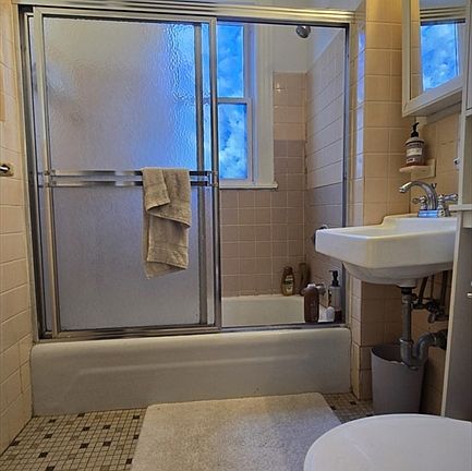 4th image of 27 Newcastle Rd #2