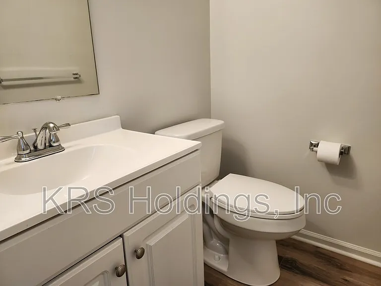 211 S Waverley St #A2 — Photo 11